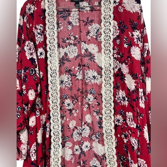 Torrid Red Floral and Lace Kimono Flowy Long Size 00/0 or 10/12 Boho Festival - Picture 2 of 9